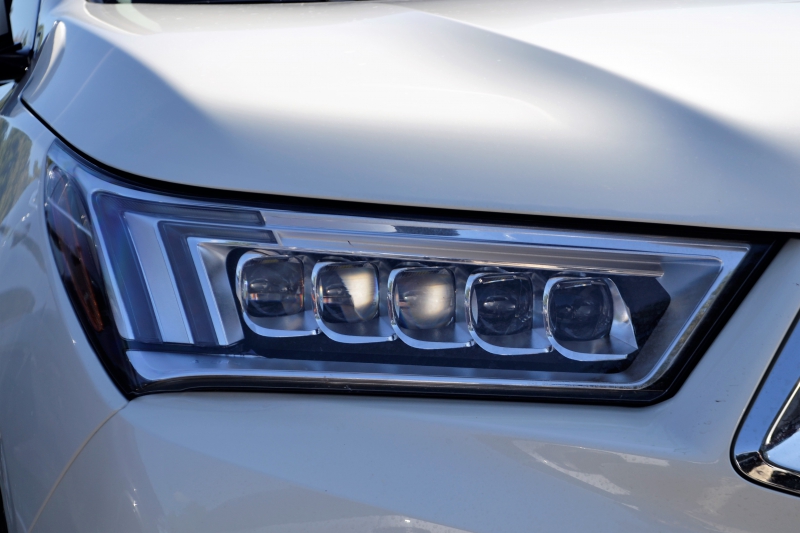 moto-ILONSE-min_acura-headlamp-2834131